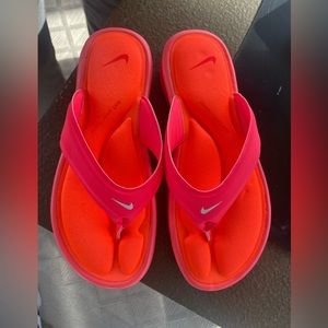 Nike neon Orange thong sandals. Mint condition!!